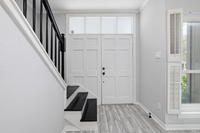 701 Bering Drive 304, Houston, TX 77057