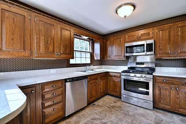 2147 N 78th Avenue, Elmwood Park, IL 60707