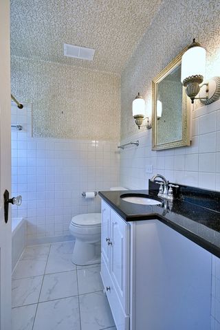2147 N 78th Avenue, Elmwood Park, IL 60707