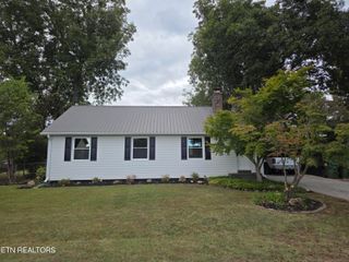 1907 Crest Rd, Maryville, TN 37804