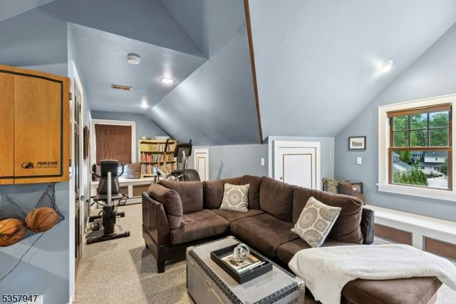 520 Dorian Ct, Westfield Town, NJ 07090