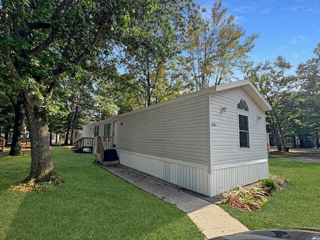 20101 Tamarack Drive, Howard City, MI 49329