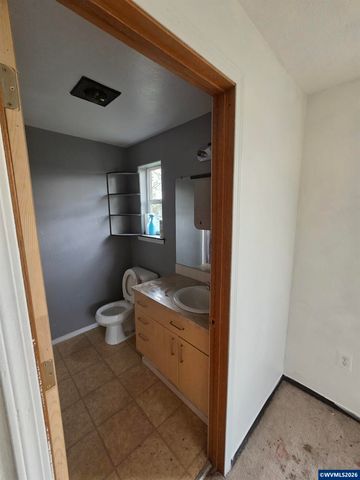9607 SE Center Ct, Portland, OR 97266