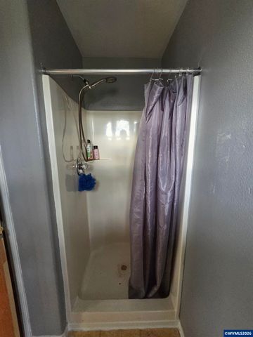 9607 SE Center Ct, Portland, OR 97266
