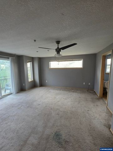 9607 SE Center Ct, Portland, OR 97266
