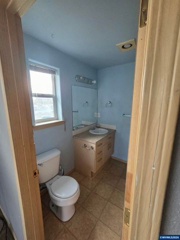 9607 SE Center Ct, Portland, OR 97266
