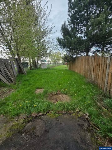 9607 SE Center Ct, Portland, OR 97266