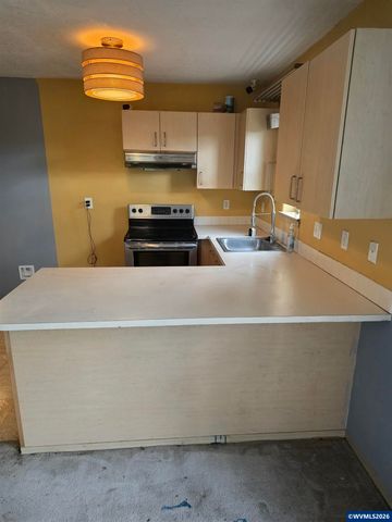9607 SE Center Ct, Portland, OR 97266