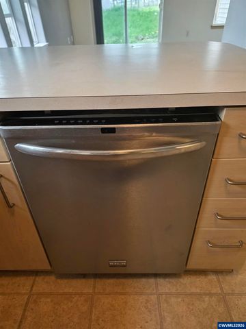 9607 SE Center Ct, Portland, OR 97266