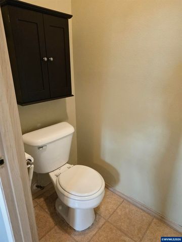 9607 SE Center Ct, Portland, OR 97266