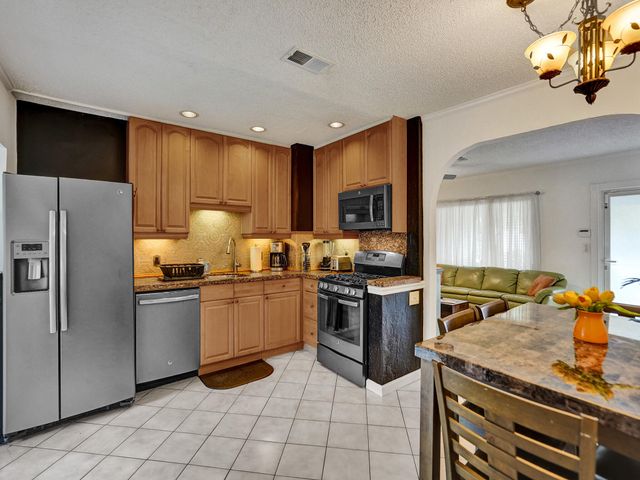 125 NE 21ST Court, Wilton Manors, FL 33305