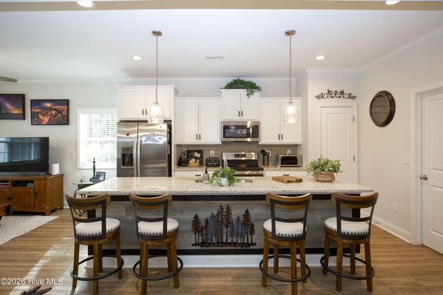 161 Devonshire Avenue W, West End, NC 27376