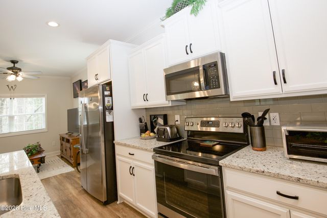 161 Devonshire Avenue W, West End, NC 27376