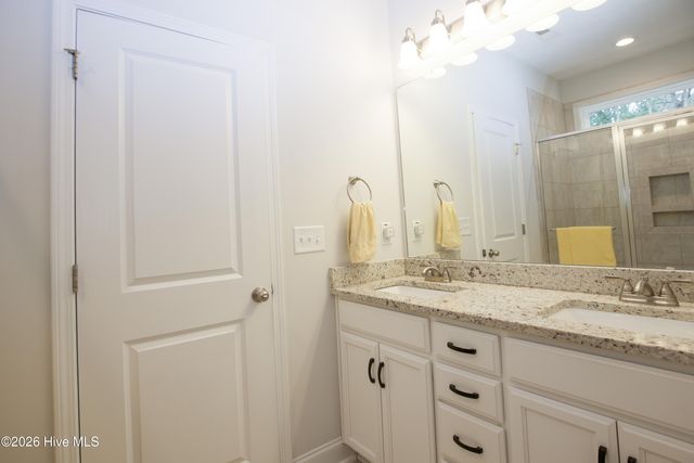 161 Devonshire Avenue W, West End, NC 27376