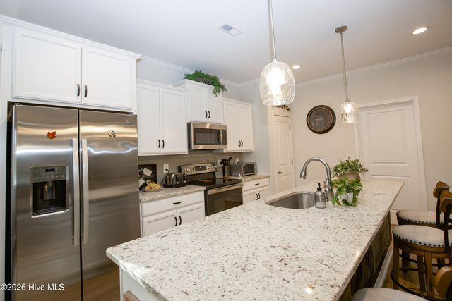 161 Devonshire Avenue W, West End, NC 27376