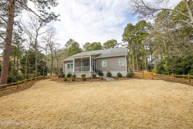 161 Devonshire Avenue W, West End, NC 27376