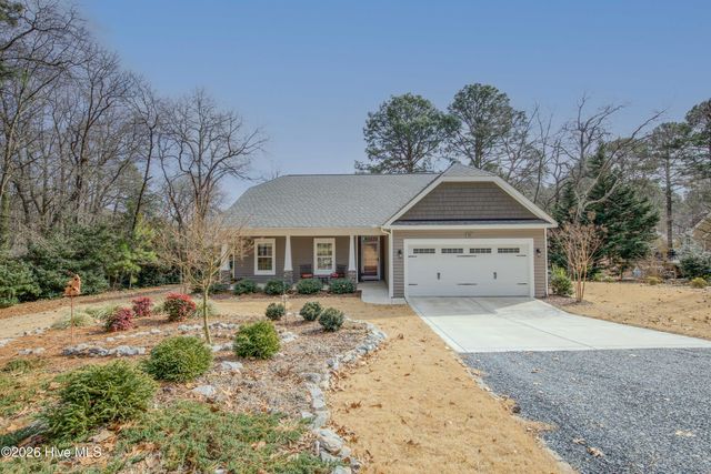 161 Devonshire Avenue W, West End, NC 27376