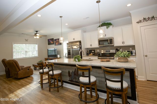 161 Devonshire Avenue W, West End, NC 27376