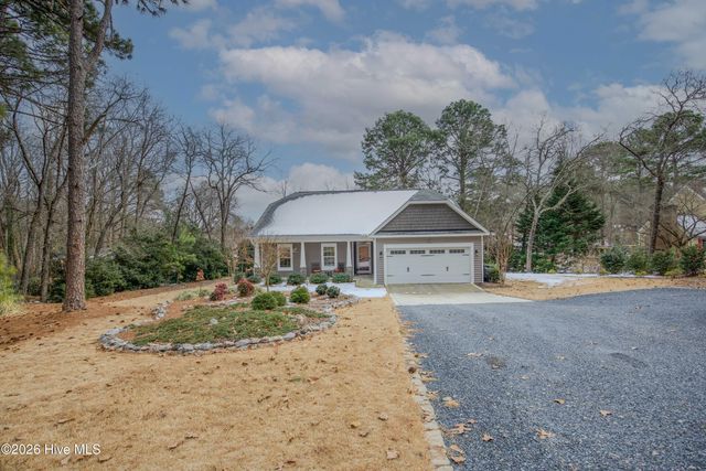 161 Devonshire Avenue W, West End, NC 27376