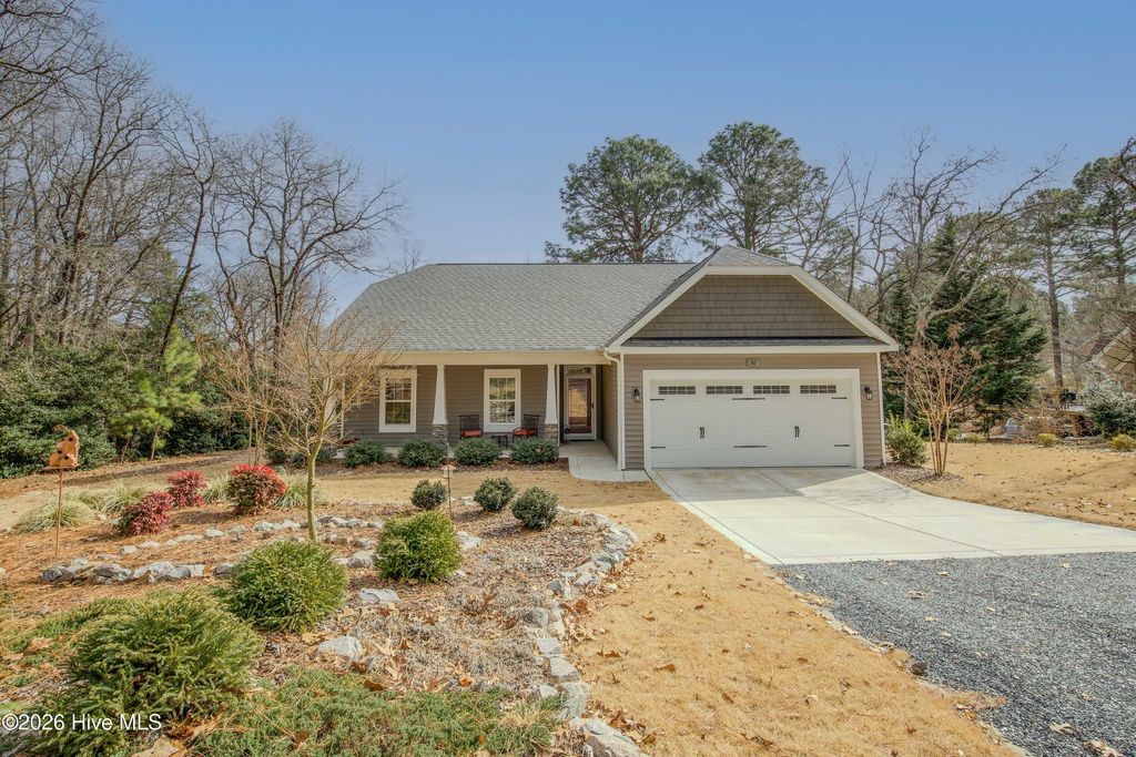 161 Devonshire Avenue W, West End, NC 27376