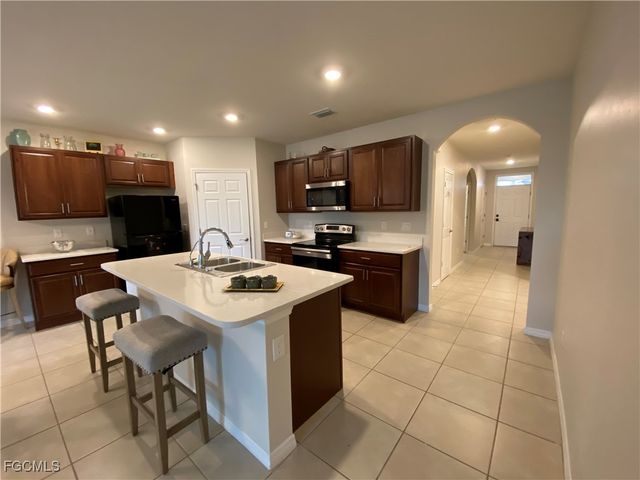 2507 NW 20th TER, Cape Coral, FL 33993