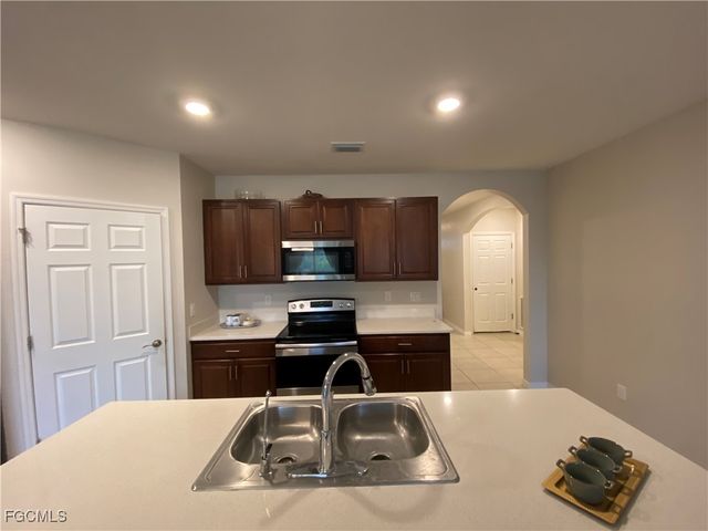 2507 NW 20th TER, Cape Coral, FL 33993