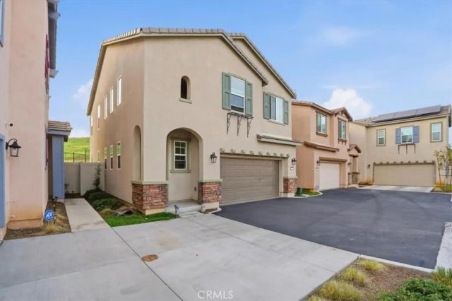 556 Enzo Street, Lake Elsinore, CA 92530