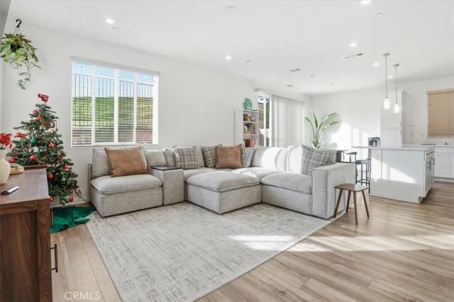 556 Enzo Street, Lake Elsinore, CA 92530