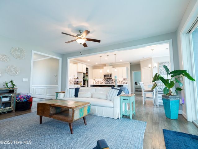 332 Aurora Place, Hampstead, NC 28443