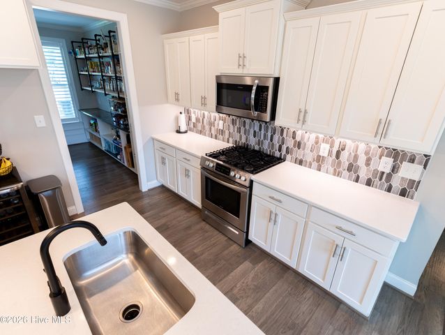 332 Aurora Place, Hampstead, NC 28443