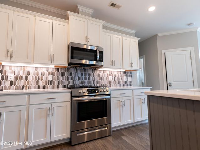 332 Aurora Place, Hampstead, NC 28443