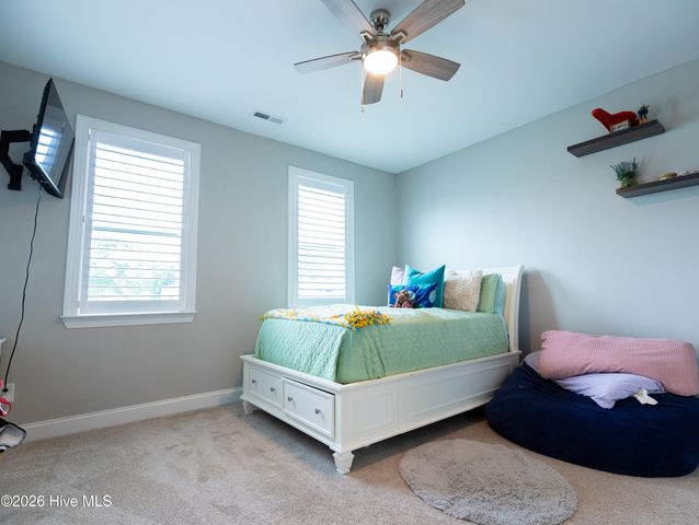332 Aurora Place, Hampstead, NC 28443