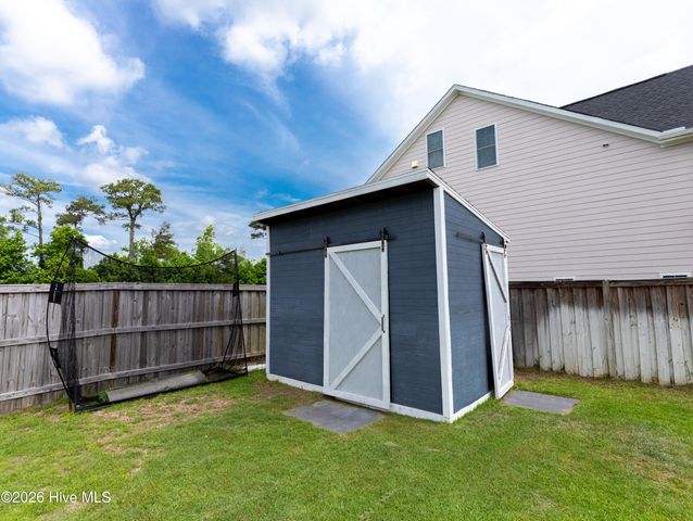 332 Aurora Place, Hampstead, NC 28443