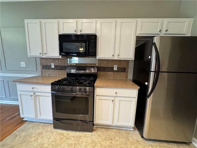 108 Creekwood Trail, Acworth, GA 30102