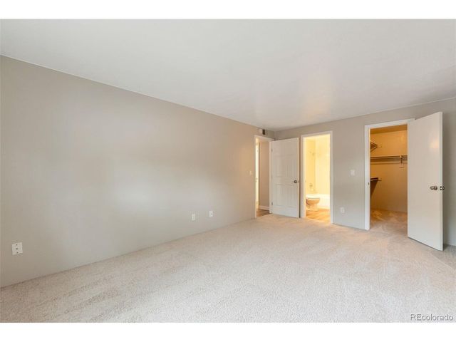 10323 E Peakview Ave J201, Englewood, CO 80111