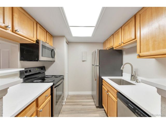 10323 E Peakview Ave J201, Englewood, CO 80111
