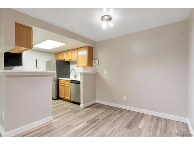 10323 E Peakview Ave J201, Englewood, CO 80111