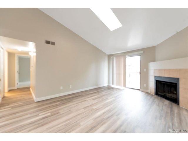 10323 E Peakview Ave J201, Englewood, CO 80111