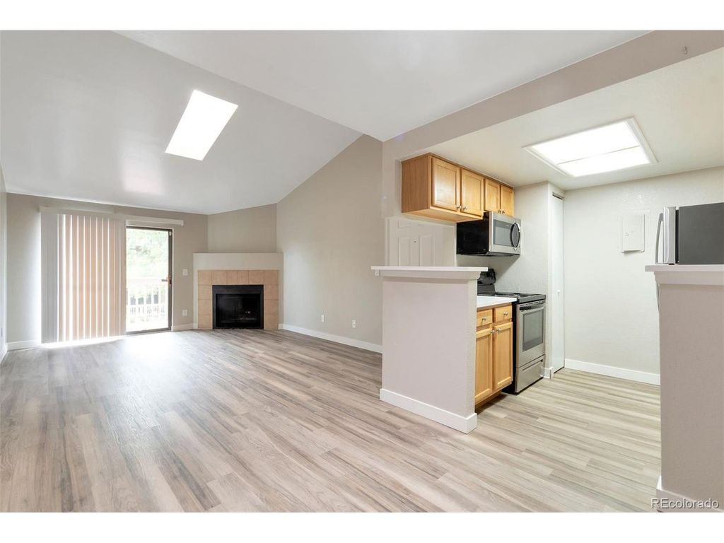 10323 E Peakview Ave J201, Englewood, CO 80111