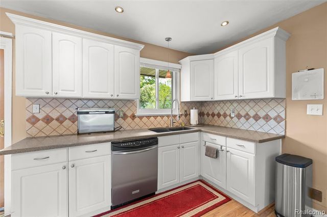 35815 Thames Street, Westland, MI 48186
