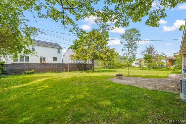 35815 Thames Street, Westland, MI 48186