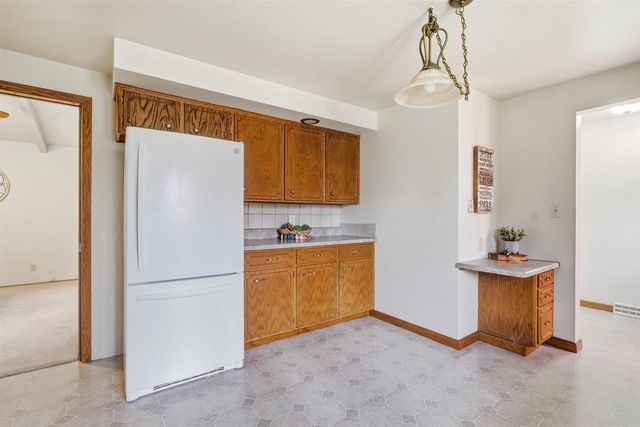 9156 CENTER ROAD, Neenah, WI 54956