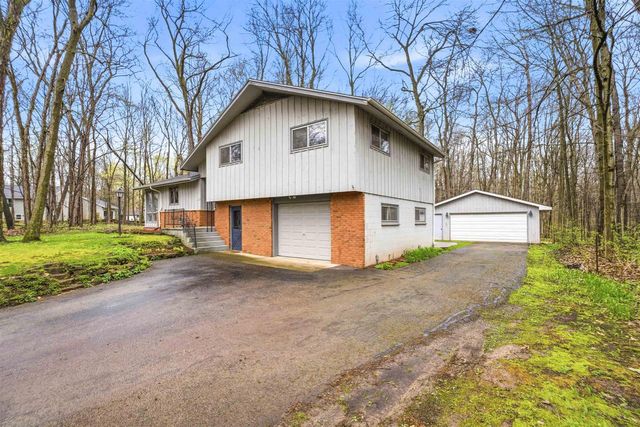 9156 CENTER ROAD, Neenah, WI 54956