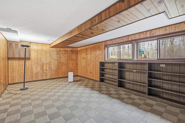 9156 CENTER ROAD, Neenah, WI 54956