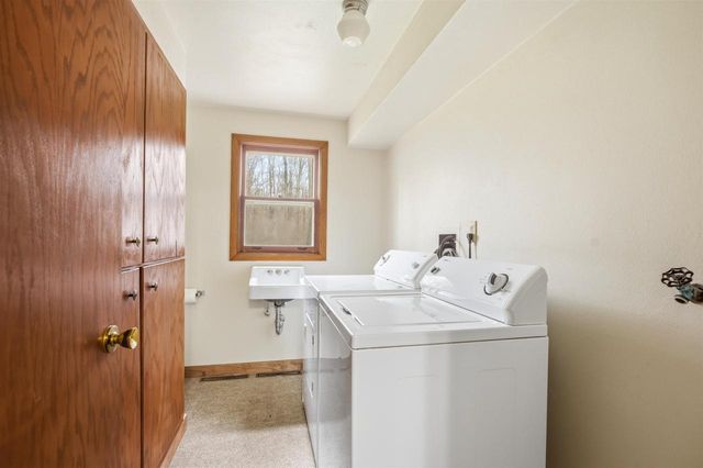 9156 CENTER ROAD, Neenah, WI 54956