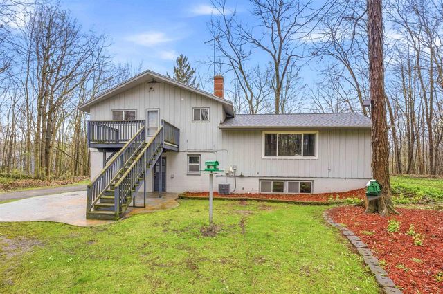 9156 CENTER ROAD, Neenah, WI 54956