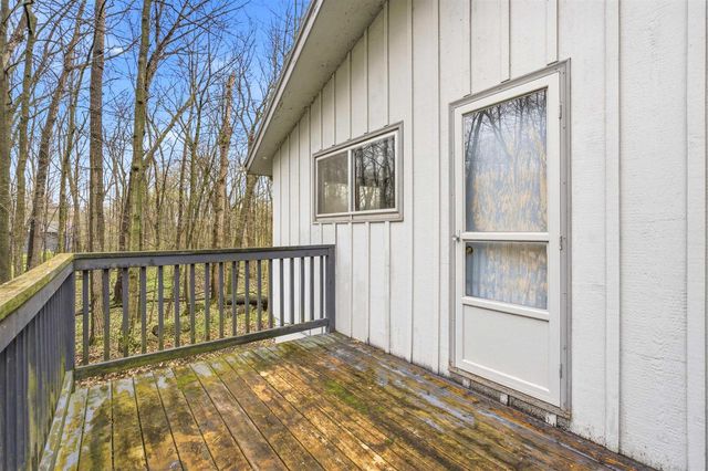 9156 CENTER ROAD, Neenah, WI 54956