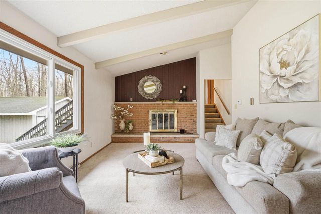 9156 CENTER ROAD, Neenah, WI 54956