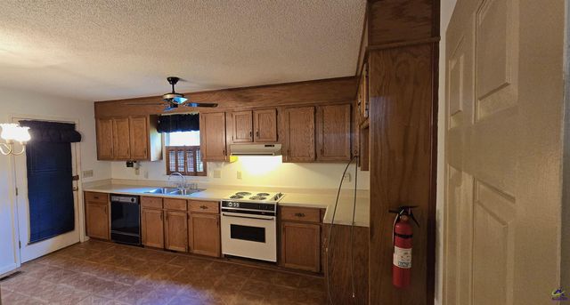 4032` WINDING WAY Court, Macon, GA 31202