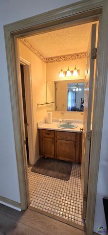 4032` WINDING WAY Court, Macon, GA 31202